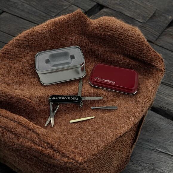 VTG Victorinox Swiss Army Knife Key Chain 58MM "Boulders GC" AZ Classic SD NIB - Picture 1 of 6